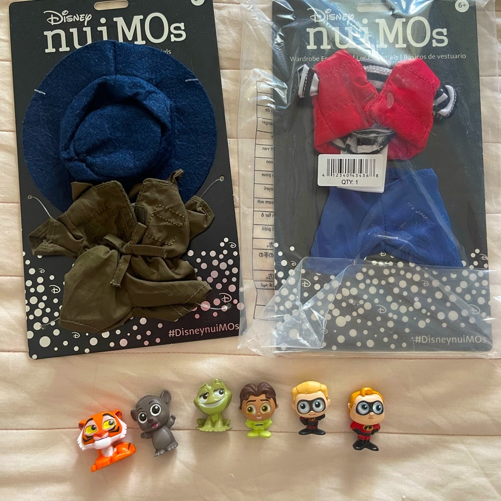 Disney Nuimos and Doorables Bundle